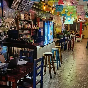 https://tres-mundos-hostel.tulum-hotels.net